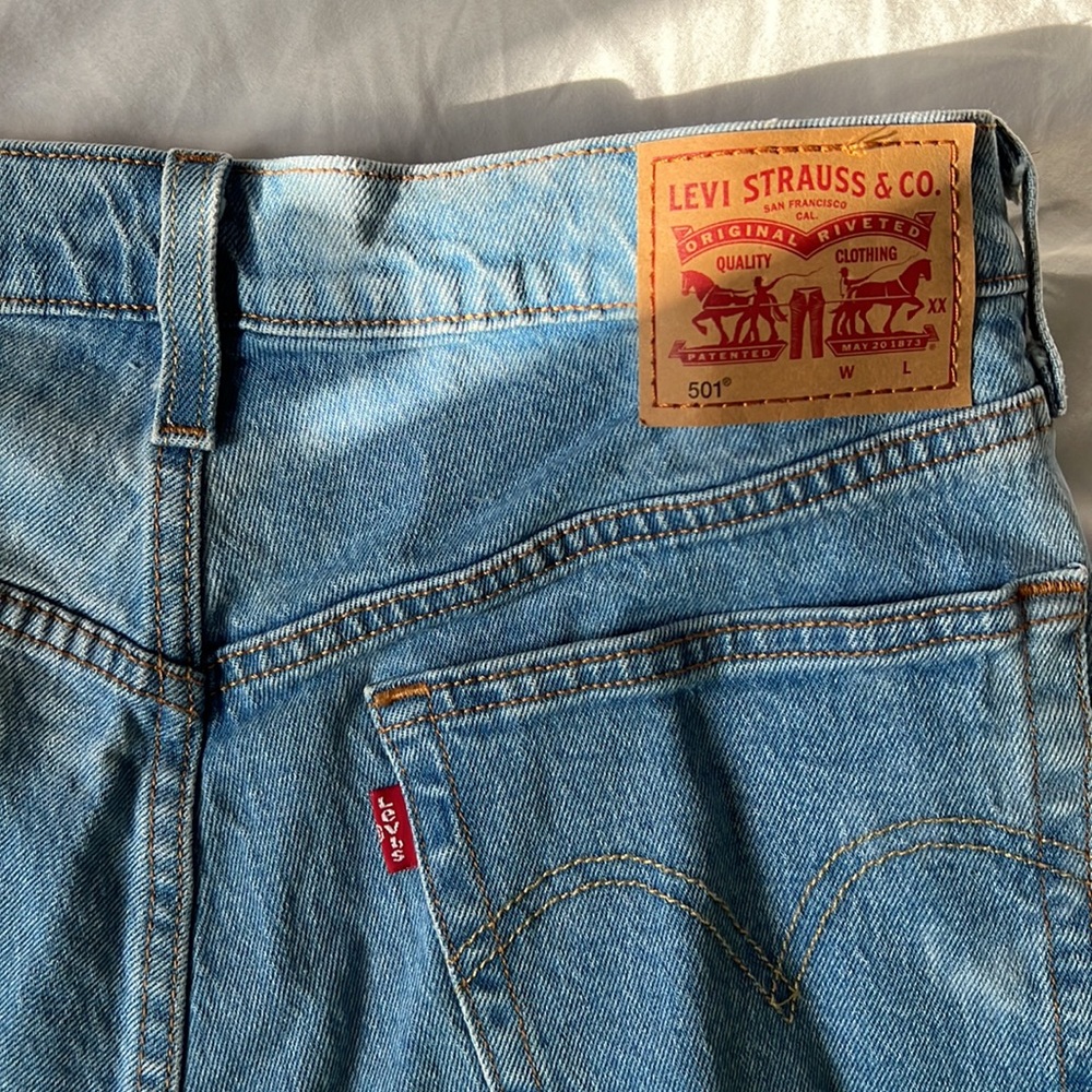 Levi tie dye Jean shorts